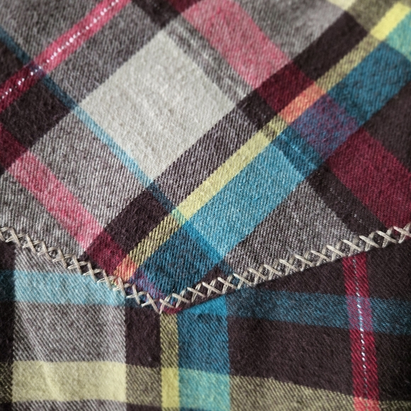 Bit & Bridle Womens Western Red and Green Plaid Shirt- XLarge - Picture 7 of 7